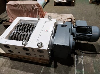 Jednomotorový Drtič na drcení strusky DUC16_450_25_11kW